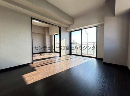 �_�ސ쌧����s�ΐ�2���ڂ̒��Ã}���V�����̃��r���O