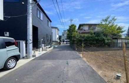 �_�ސ쌧������s�����̓y�n�̑O�ʓ��H�܂ތ��n�ʐ^