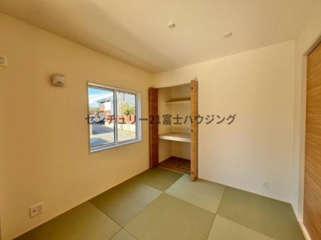 �_�ސ쌧����s�H��5���ڂ̐V�z��ˌ��Ă̘a��