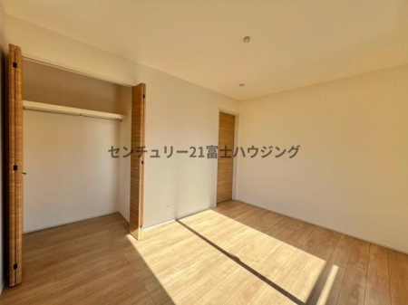 �_�ސ쌧����s�H��5���ڂ̐V�z��ˌ��Ă̗m��