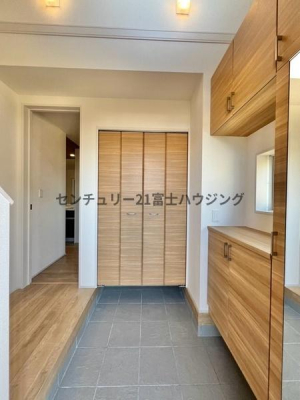 �_�ސ쌧����s�H��5���ڂ̐V�z��ˌ��Ă̌���