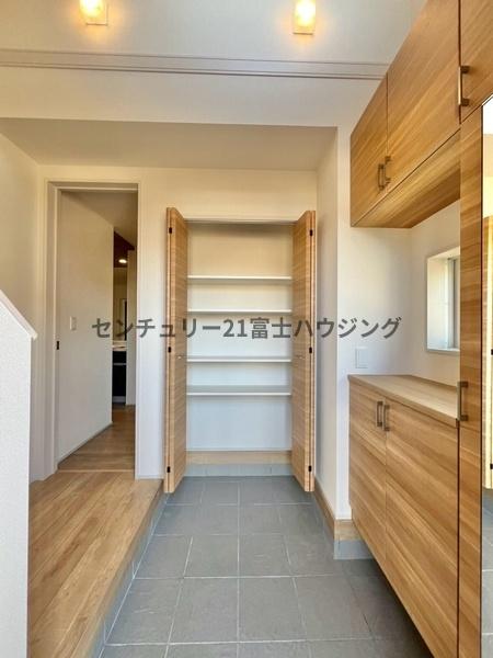 �_�ސ쌧����s�H��5���ڂ̐V�z��ˌ��Ă̌���