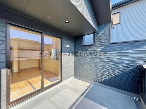 �_�ސ쌧����s�H��5���ڂ̐V�z��ˌ��Ẵo���R�j�[