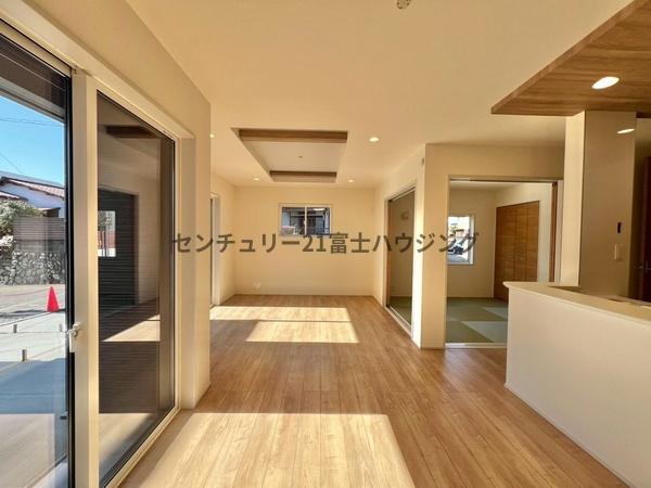 �_�ސ쌧����s�H��5���ڂ̐V�z��ˌ��Ẵ��r���O