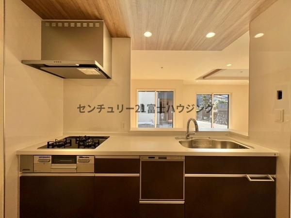 �_�ސ쌧����s�H��5���ڂ̐V�z��ˌ��ẴL�b�`��