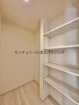 �_�ސ쌧����s�H��5���ڂ̐V�z��ˌ��ẴL�b�`��