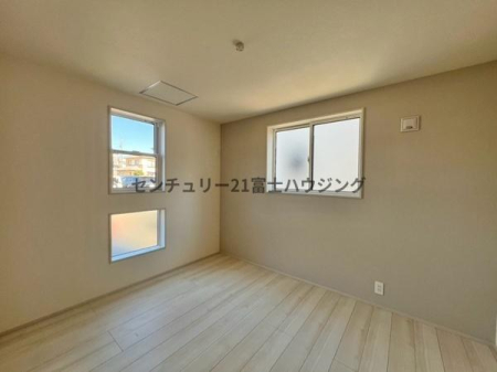 �_�ސ쌧����s�H��5���ڂ̐V�z��ˌ��Ă̗m��