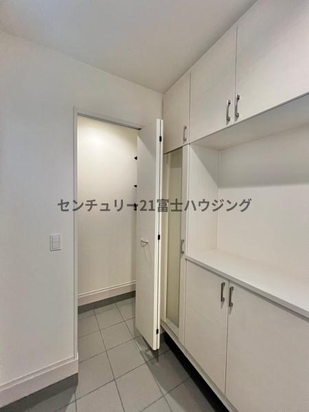 �_�ސ쌧����s�H��5���ڂ̐V�z��ˌ��Ă̌���