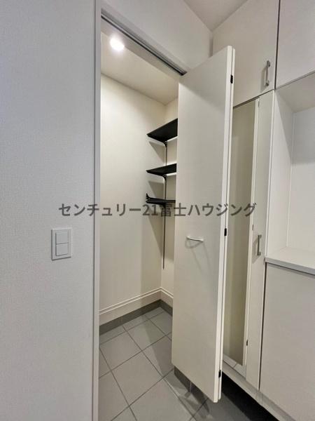 �_�ސ쌧����s�H��5���ڂ̐V�z��ˌ��Ă̌���