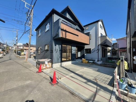 �_�ސ쌧����s�H��5���ڂ̐V�z��ˌ��Ă̑O�ʓ��H�܂ތ��n�ʐ^