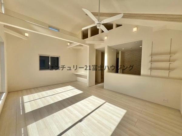 �_�ސ쌧����s�H��5���ڂ̐V�z��ˌ��Ẵ��r���O