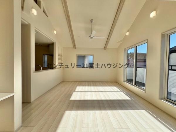 �_�ސ쌧����s�H��5���ڂ̐V�z��ˌ��Ẵ��r���O