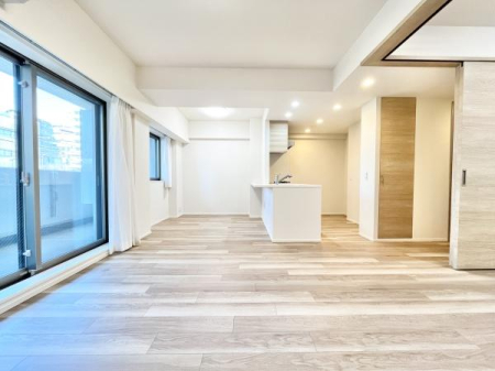 �_�ސ쌧���ˎs�g�J���̒��Ã}���V�����̃��r���O