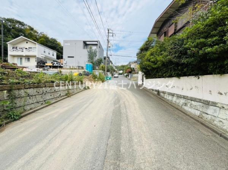 �_�ސ쌧���q�s��K���̓y�n�̑O�ʓ��H�܂ތ��n�ʐ^