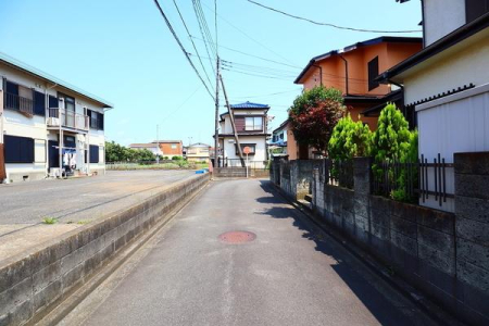 �_�ސ쌧����s����̒��È�ˌ��Ă̑O�ʓ��H�܂ތ��n�ʐ^