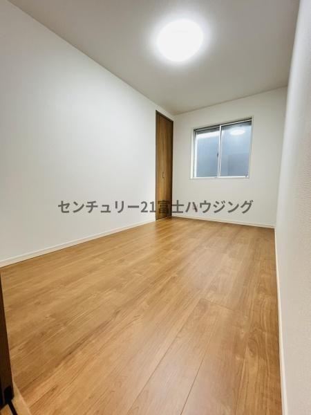 �_�ސ쌧������s����4���ڂ̐V�z��ˌ��Ă̐Q��