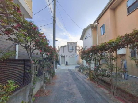 �_�ސ쌧����s�ғ����C��1���ڂ̐V�z��ˌ��Ă̑O�ʓ��H�܂ތ��n�ʐ^