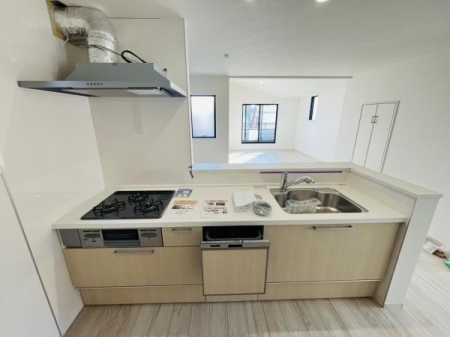 �_�ސ쌧������s�ᏼ���̐V�z��ˌ��ẴL�b�`��