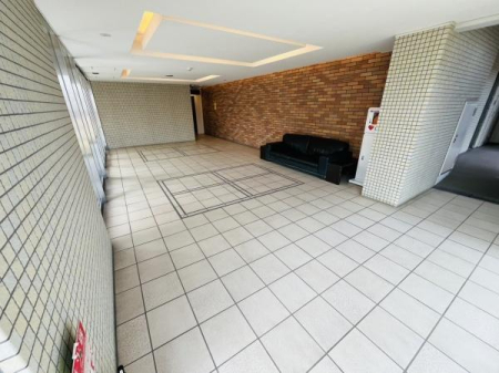 �_�ސ쌧������s�����̒��Ã}���V�����̃G���g�����X