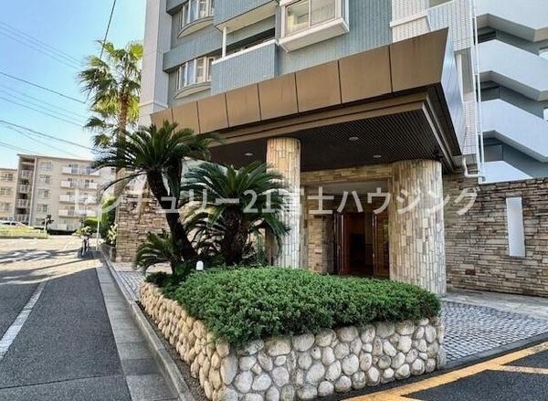 �_�ސ쌧������s�΂��l�̒��Ã}���V�����̃G���g�����X