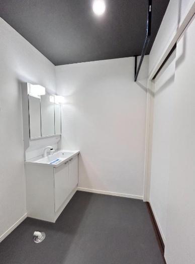 �_�ސ쌧����s�ΐ�1���ڂ̒��È�ˌ��Ă̐��ʑ�E���ʏ�