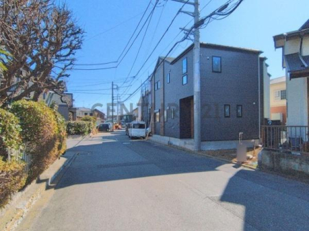 �_�ސ쌧������s���h�̐V�z��ˌ��Ă̑O�ʓ��H�܂ތ��n�ʐ^