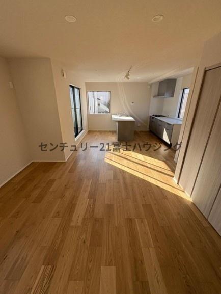 �_�ސ쌧����s����4���ڂ̐V�z��ˌ��Ẵ��r���O