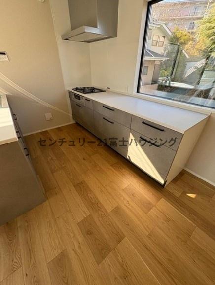 �_�ސ쌧����s����4���ڂ̐V�z��ˌ��ẴL�b�`��