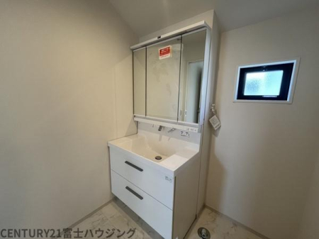 �_�ސ쌧����s�H��5���ڂ̐V�z��ˌ��Ă̐��ʑ�E���ʏ�