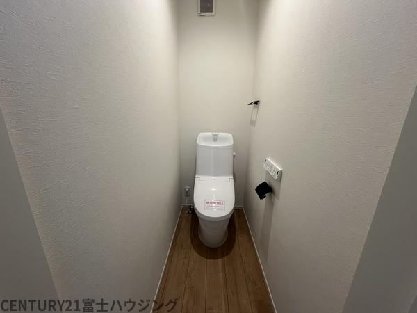 �_�ސ쌧����s�H��5���ڂ̐V�z��ˌ��Ẵg�C��