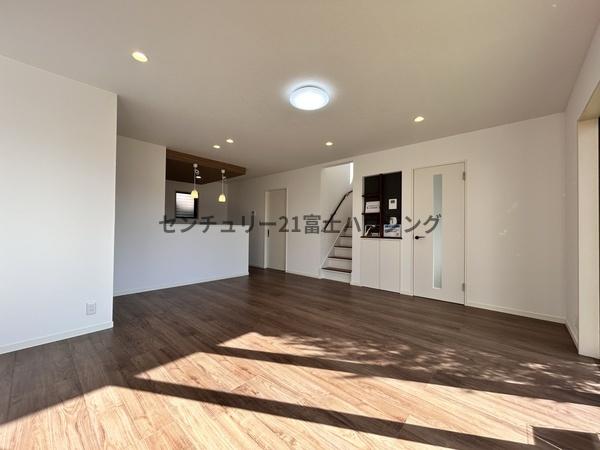 �_�ސ쌧����s�ΐ�1���ڂ̒��È�ˌ��Ẵ��r���O