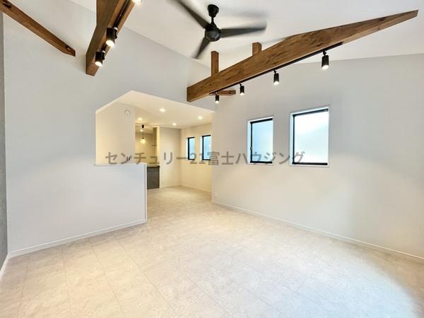 �_�ސ쌧������s�㊯���̐V�z��ˌ��Ẵ��r���O