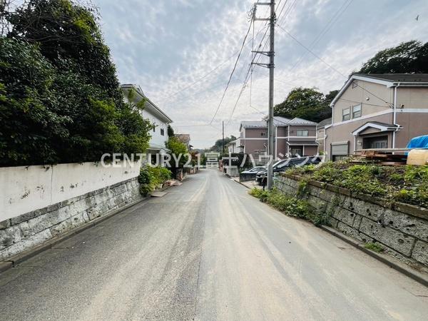 �_�ސ쌧���q�s��K���̓y�n�̑O�ʓ��H�܂ތ��n�ʐ^