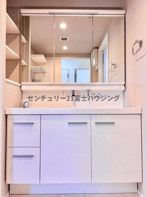 �_�ސ쌧����s�勘1���ڂ̒��Ã}���V�����̐��ʑ�E���ʏ�