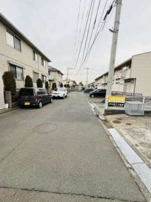 �_�ސ쌧������s��̐V�z��ˌ��Ă̑O�ʓ��H�܂ތ��n�ʐ^