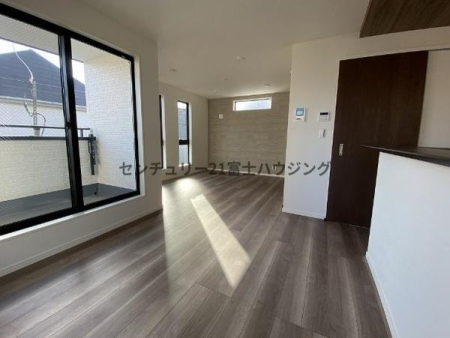 �_�ސ쌧����s�Ó��4���ڂ̐V�z��ˌ��Ẵ��r���O