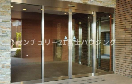 �_�ސ쌧����s���̒��Ã}���V�����̃G���g�����X