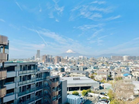 �_�ސ쌧����s�ғ��V��3���ڂ̒��Ã}���V�����̏Z�˂���̒��]�ʐ^