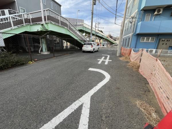 �_�ސ쌧������s������̓y�n�̑O�ʓ��H�܂ތ��n�ʐ^