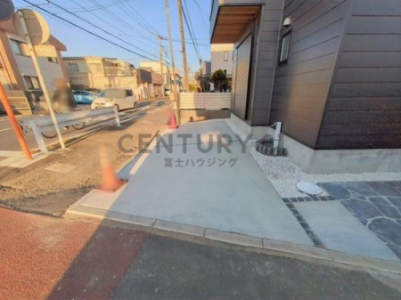 �_�ސ쌧����s�����C��3���ڂ̐V�z��ˌ��Ă̂��̑����n