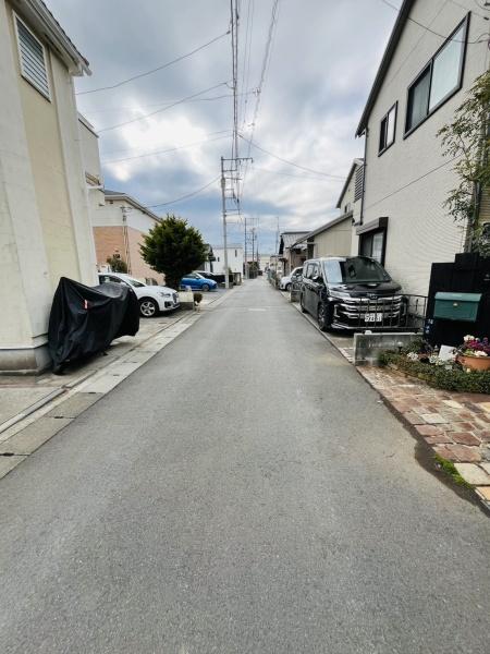 �_�ސ쌧������s�����̒��È�ˌ��Ă̑O�ʓ��H�܂ތ��n�ʐ^