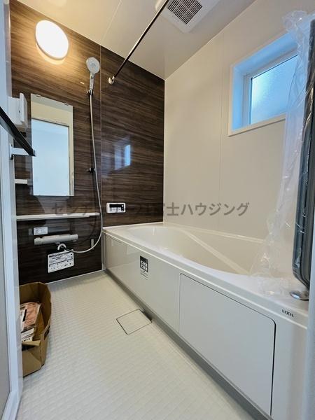 �_�ސ쌧������s��̐V�z��ˌ��Ă̗���