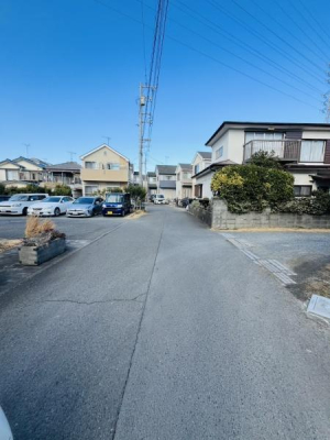 �_�ސ쌧������s����4���ڂ̐V�z��ˌ��Ă̑O�ʓ��H�܂ތ��n�ʐ^