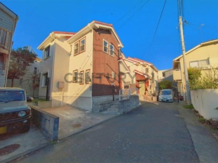 �_�ސ쌧����s�����C��5���ڂ̒��È�ˌ��Ă̑O�ʓ��H�܂ތ��n�ʐ^