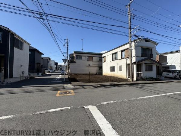 �_�ސ쌧����s�P�s2���ڂ̐V�z��ˌ��Ă̑O�ʓ��H�܂ތ��n�ʐ^