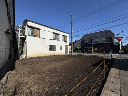 �_�ސ쌧����s�P�s2���ڂ̐V�z��ˌ��Ă̑O�ʓ��H�܂ތ��n�ʐ^