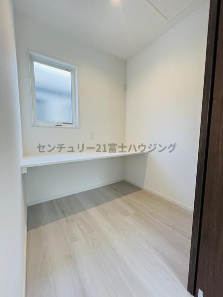 �_�ސ쌧������s��̐V�z��ˌ��Ẵ��r���O�ȊO�̋���