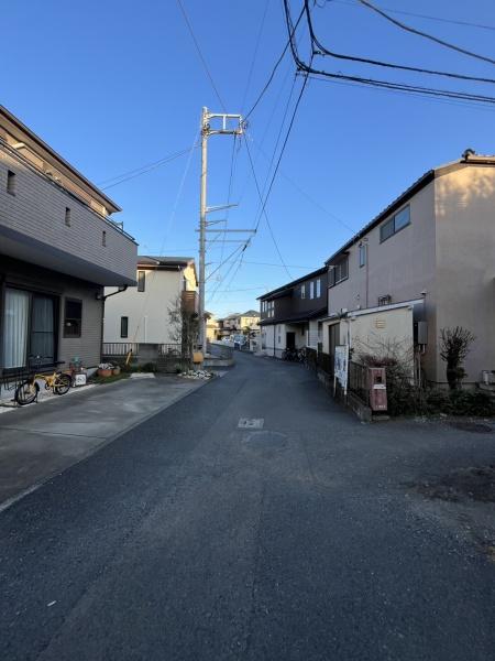 �_�ސ쌧������s�\�ԍ�2���ڂ̒��È�ˌ��Ă̑O�ʓ��H�܂ތ��n�ʐ^