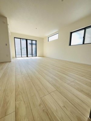 �_�ސ쌧������s���6���ڂ̐V�z��ˌ��Ẵ��r���O