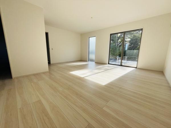 �_�ސ쌧������s�~���̐V�z��ˌ��Ẵ��r���O